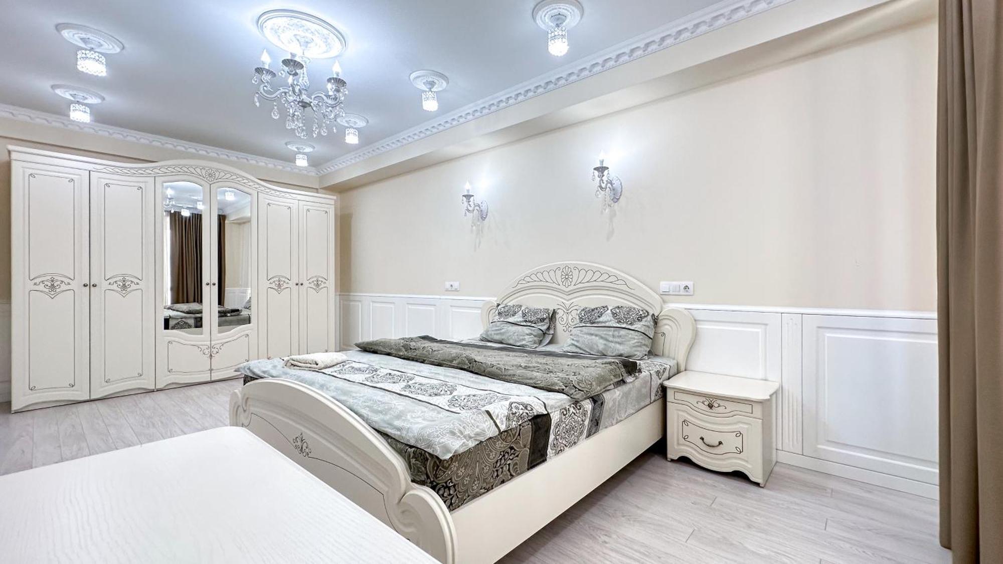 Business Class Apartments In The City Center Chisinau Bagian luar foto